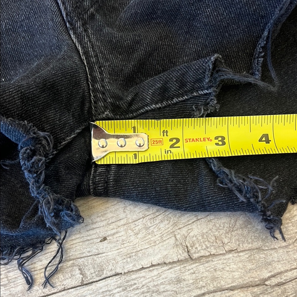 Levi's 501 Black Jean Shorts High-Waisted Frayed Hem Size 32 - Picture 7 of 12